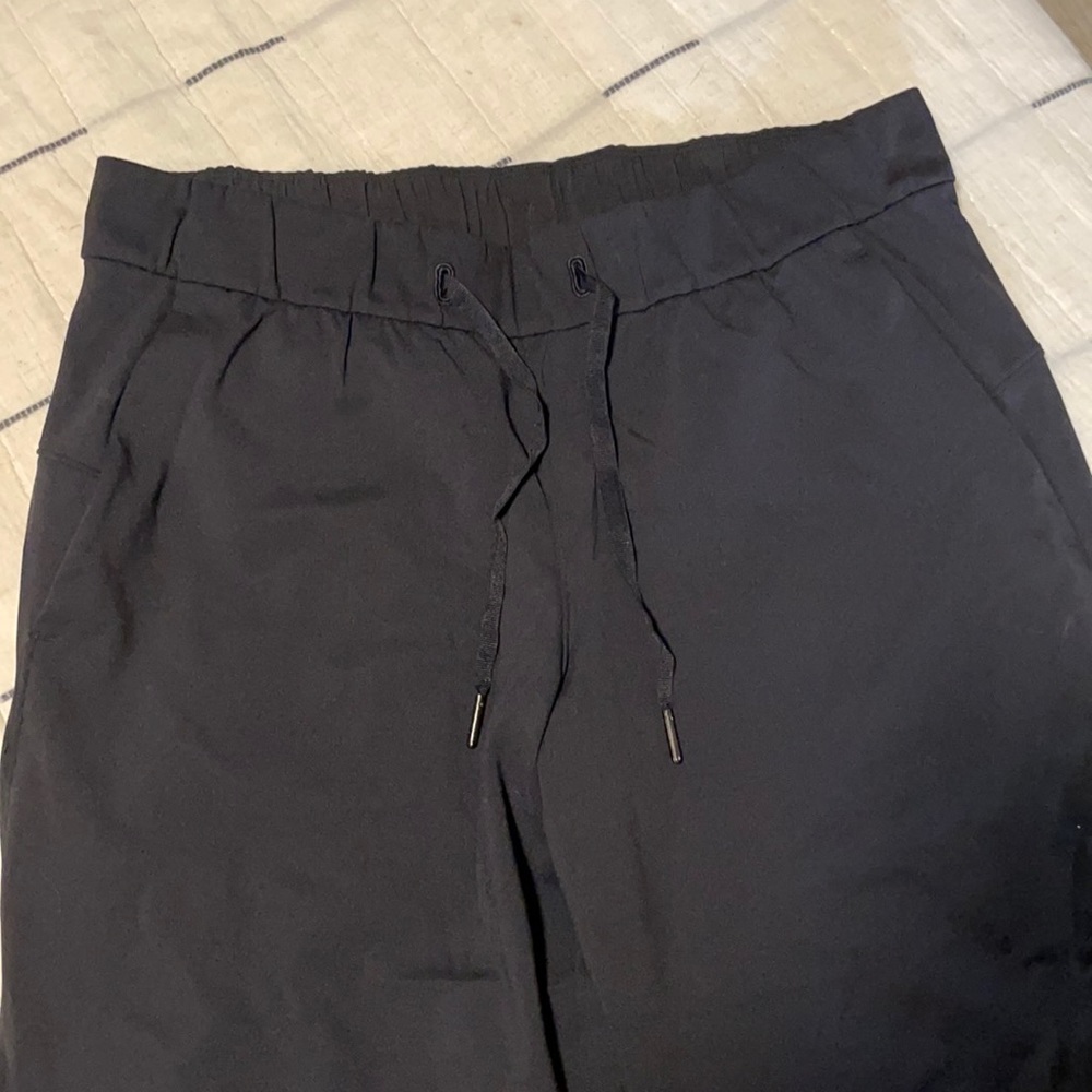 Lululemon on the fly pant